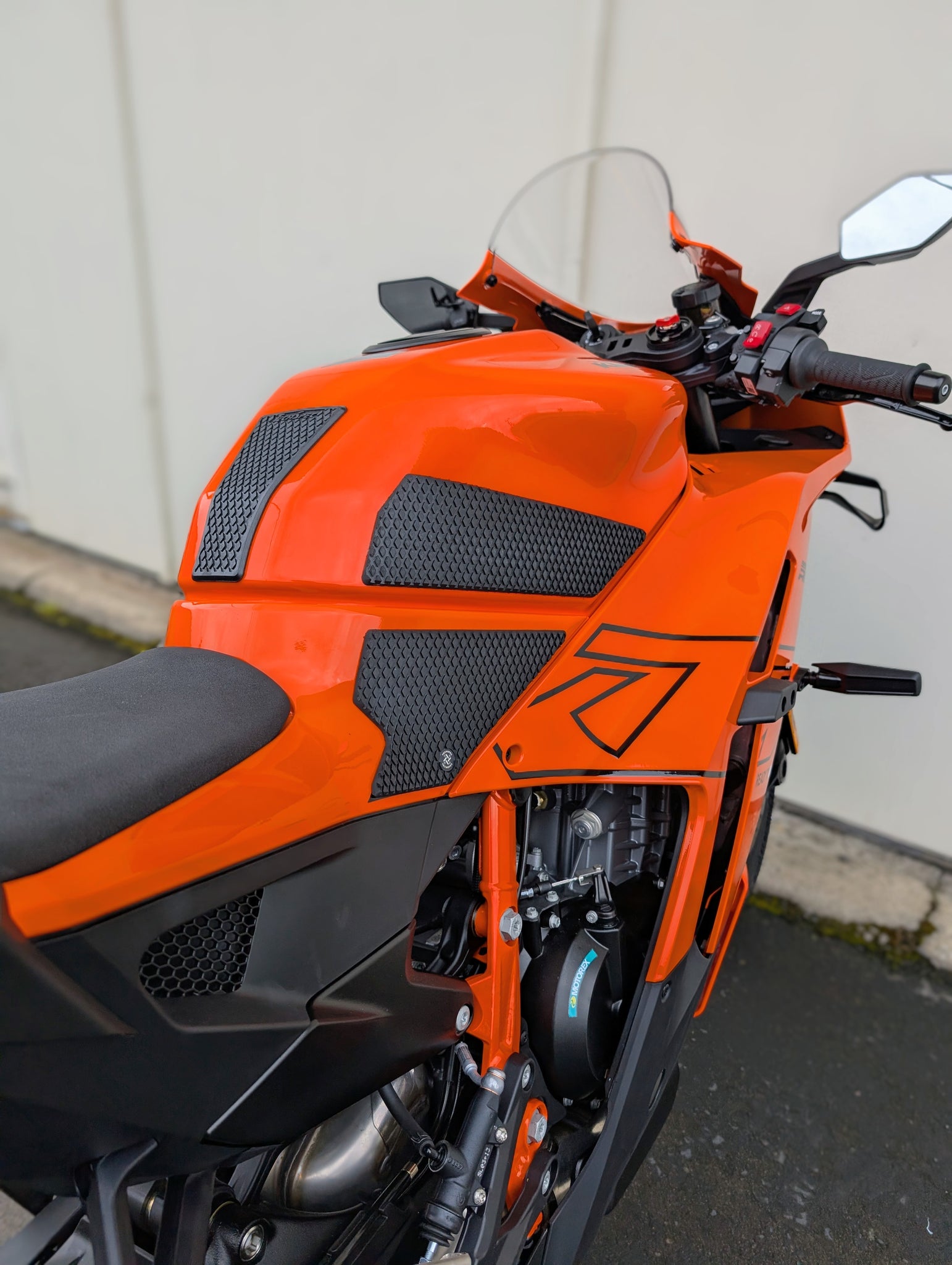 Tech Pec Tech Spec Gripster 990 RCR – Gray Area KTM